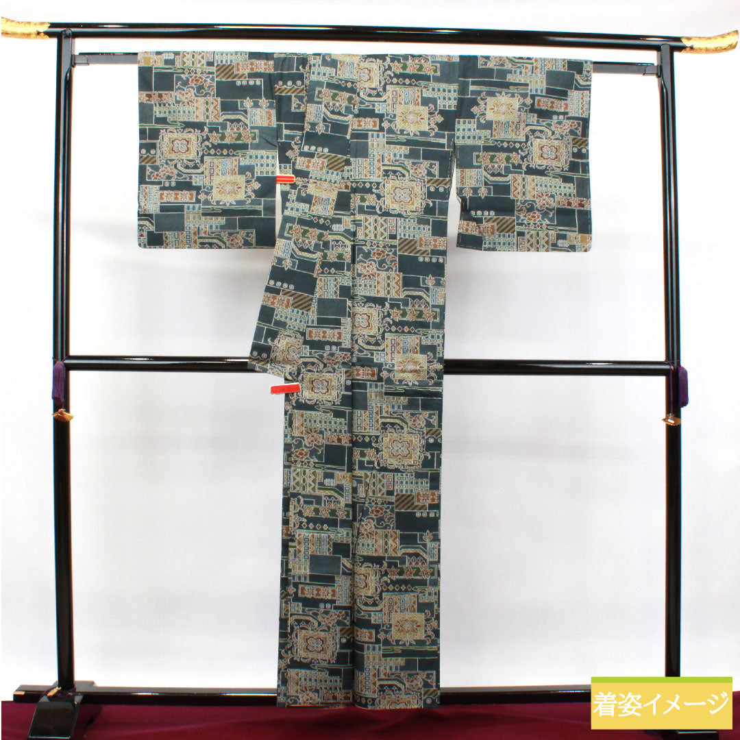 小紋 正絹 身丈156.5cm 裄丈65.5cm 袷 濃紺色 紬地 幾何学模様 しつけ糸付き Sランク 青系 1115003882317