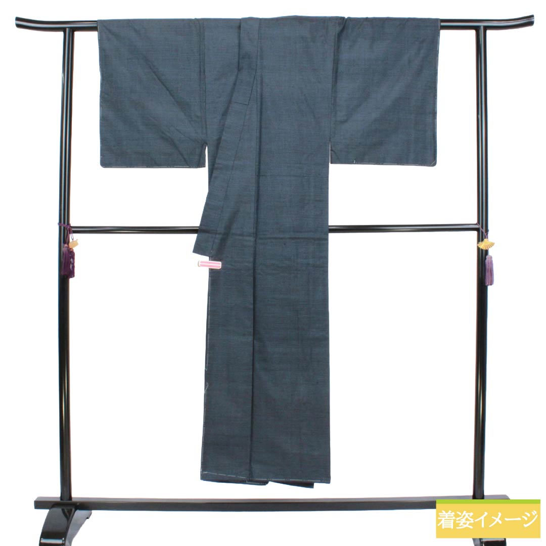 男物 正絹 Sランク 身丈146.5cm 裄丈67cm 大島紬 100亀甲 しつけ糸付き 袷 紺系 1119002382418