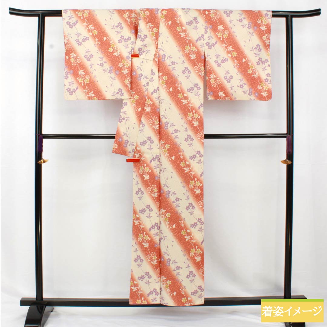 小紋 ポリエステル 身丈155.5cm 裄丈68.5cm 袷 生成り色(きなりいろ) 赤錆色(あかさびいろ) 洗える着物 桜 胴抜き Sランク グラデーション系 1115005092399