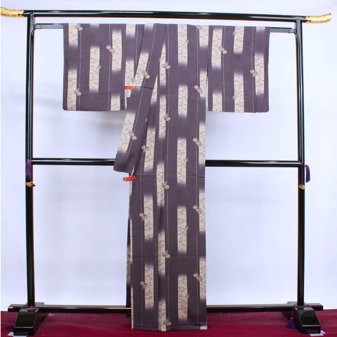 夏物 正絹 小紋 身丈165.5cm 裄丈66.5cm 深滅紫色(ふかきけしむらさきいろ)桜 露芝 花模様 絽 Sランク 紫系 1132000132520