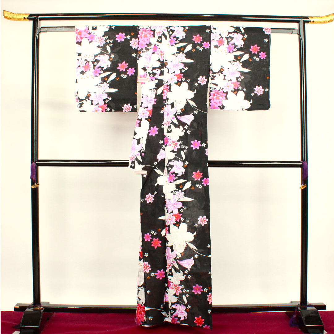 浴衣 百合 木綿 Sランク 単衣 身丈163cm 裄丈65cm 黒系 1118001562410