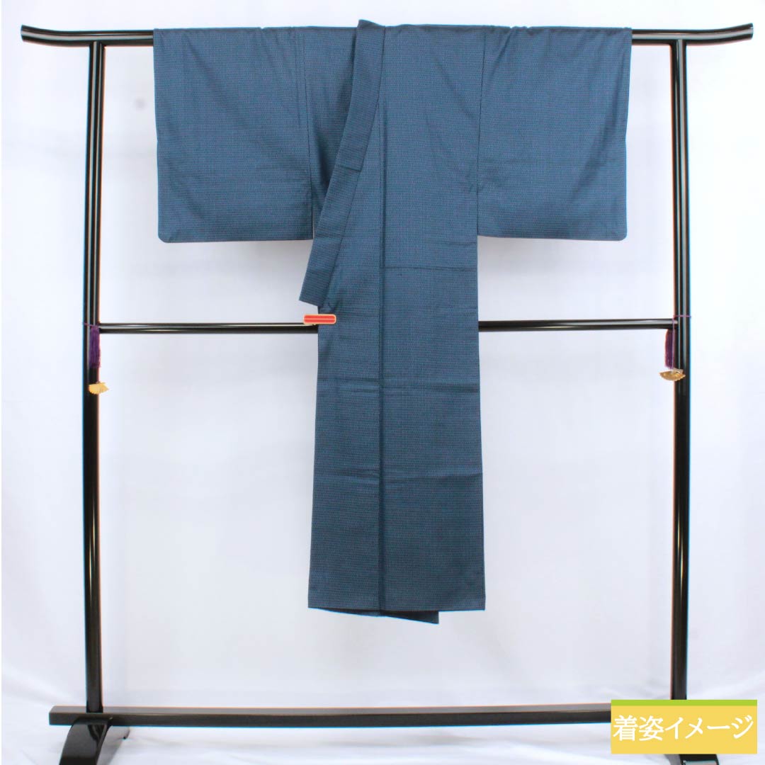 男物 正絹 Sランク 身丈129.5cm 裄丈62cm 韓藍色(からあいいろ) 幾何学模様 紬地 袷 紺系 1119001002218