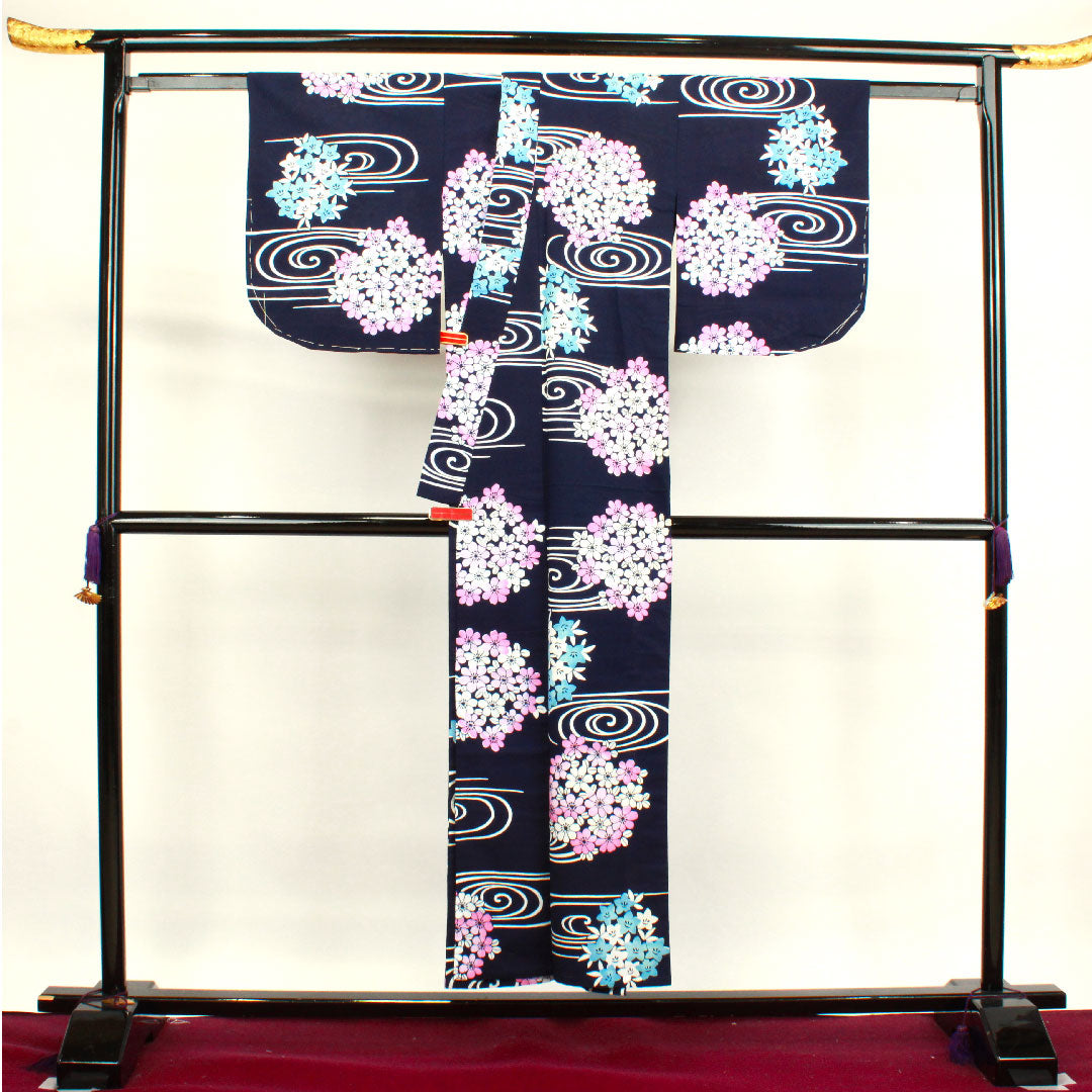 浴衣 しつけ糸付き 未使用品 濃紺色 紫陽花 木綿 Sランク 単衣 身丈151.5cm 裄丈64.5cm 紺系 1118002712218