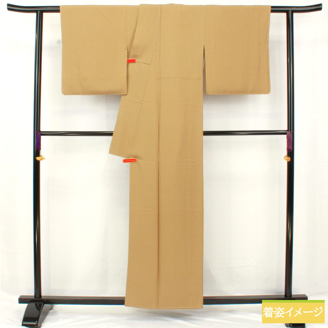 色無地 正絹 身丈155cm 裄丈65.5cm 枯野色(かれのいろ) 素無地 一つ紋 陰違い鷹の羽 袷 Sランク ベージュ系 1114001992325