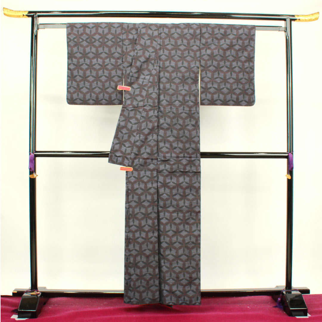 大島紬 身丈160cm 裄丈63.5cm 緯総絣 七宝 正絹 Aランク 袷 黒系 1116002583410