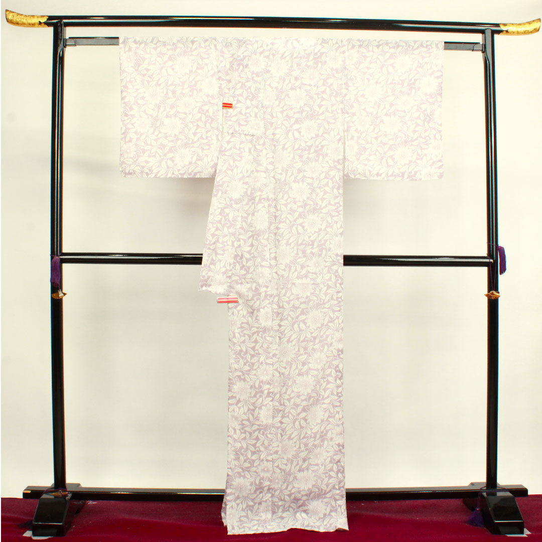 夏物 ポリエステル 小紋 身丈169cm 裄丈67.5cm 灰桜色(はいざくらいろ) マーガレット しつけ糸付き 洗える着物 紗 Sランク 紫系 1132000462520