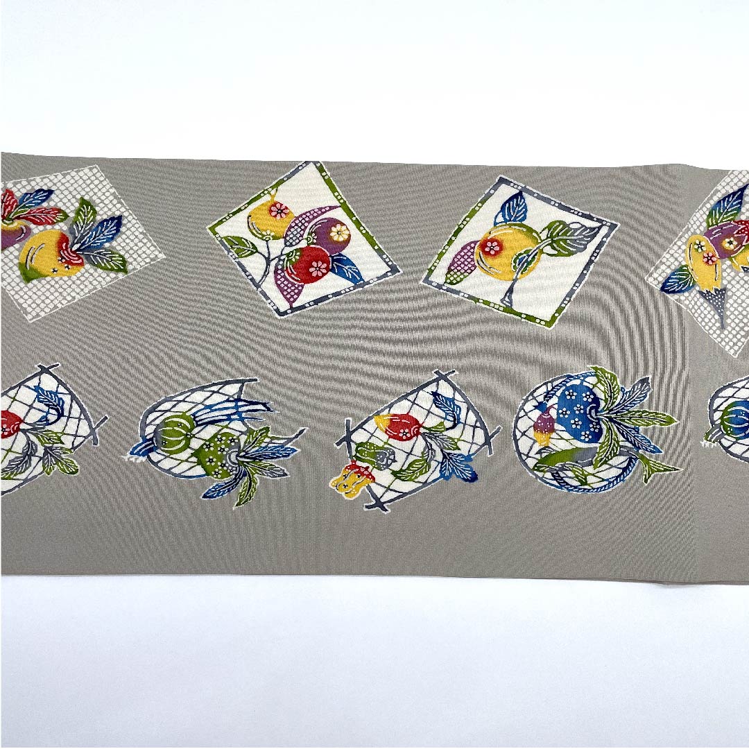 名古屋帯 絹鼠色 野菜 京紅型 帯丈372cm 正絹 Sランク 全通 カジュアル グレー系 1124005392322 開き仕立て