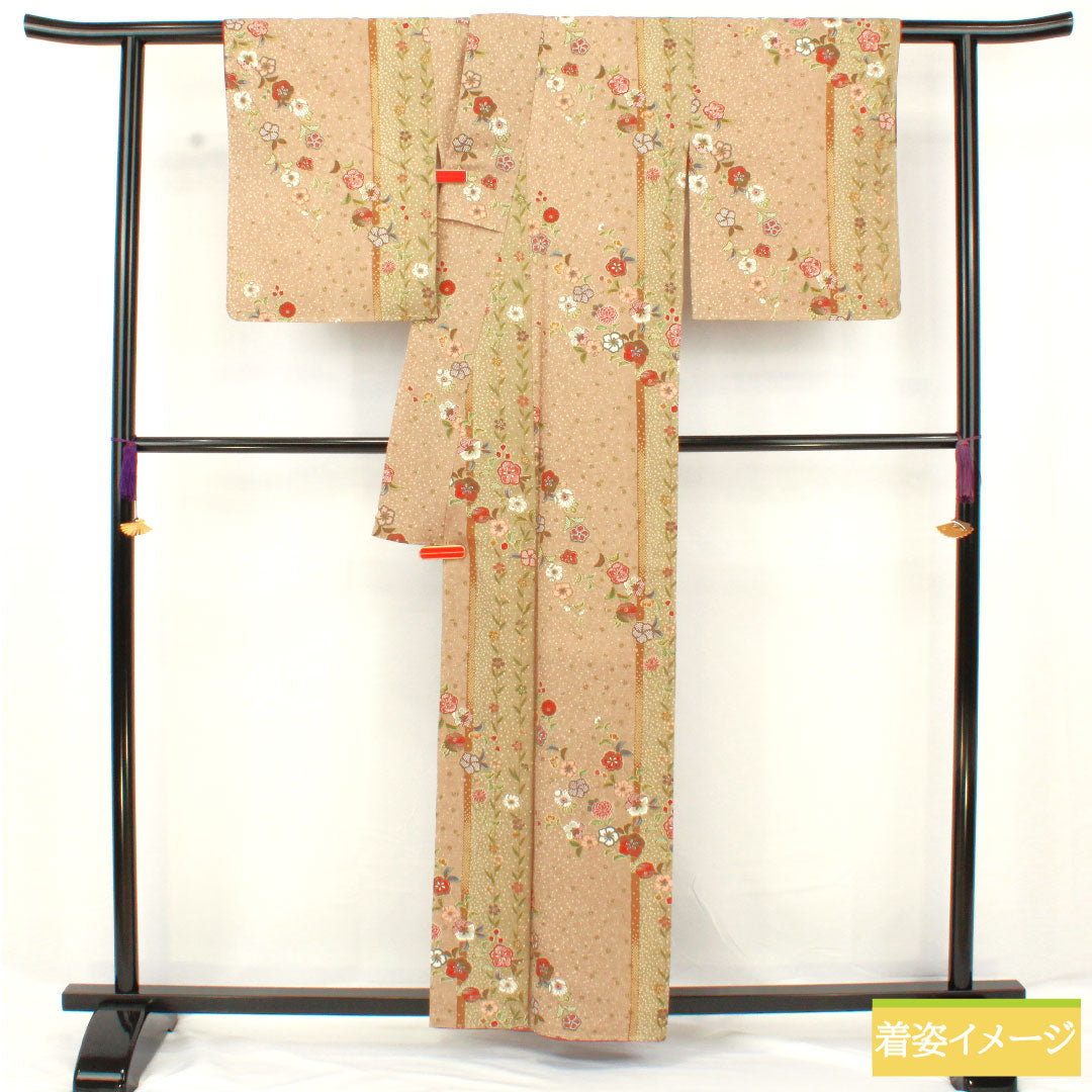 小紋 ポリエステル 身丈159cm 裄丈65cm 袷 香色(こういろ) 洗える着物 辻ヶ花 しつけ糸付き 未使用品 Sランク ベージュ系 1115004532325