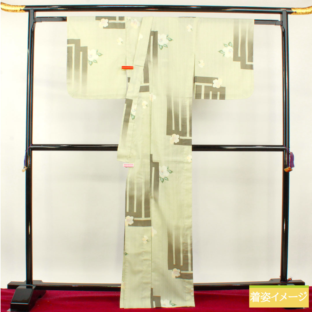 夏物 ポリエステル 小紋 身丈169cm 裄丈68cm 薄緑色(うすみどりいろ) 洗える着物 梅 椿 紗 Sランク 緑系 1132001872519