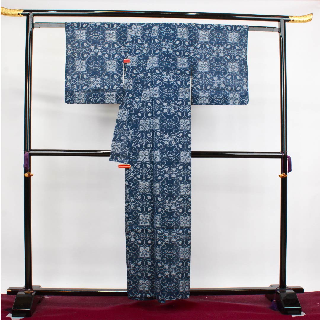 夏物 正絹 紬 身丈158.5cm 裄丈65cm 鉄葡萄色(てつぶどういろ) 宝相華唐草 紗 Sランク 紺系 1132000362318