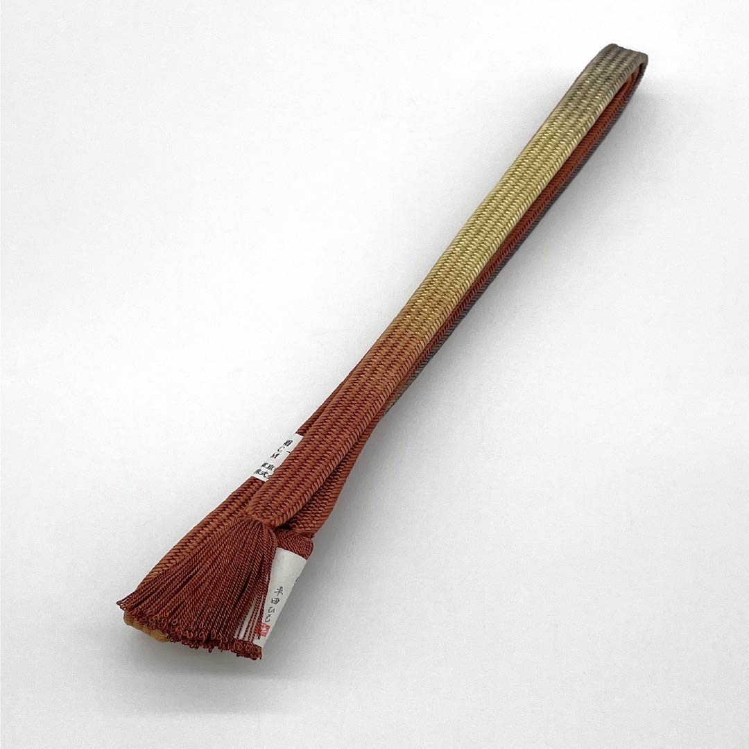 (新品)帯締め 正絹 NEWランク 弁柄色(べんがらいろ) 今鶴羽色(いまつるはいろ) 平田組紐 角朝遊玄染 長さ約166cm 幅約1.3cm カジュアル 茶系 1135005001314