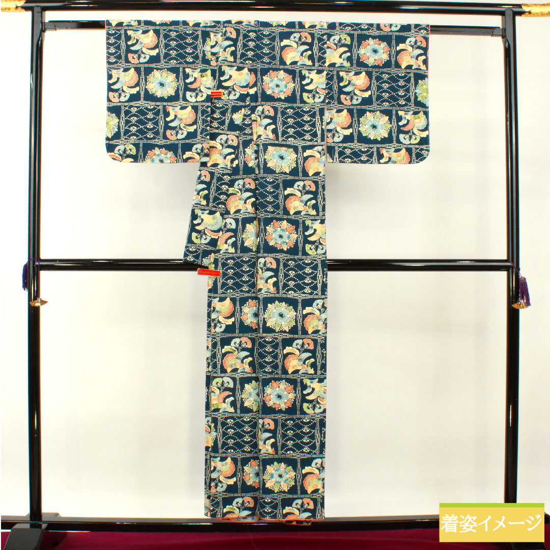 Komon, pure silk, length 153cm, sleeve length 62.5cm, lined, lining color (urairo), Kyoto Bingata, floral pattern, with basting thread, A rank, navy blue, 1115004343218