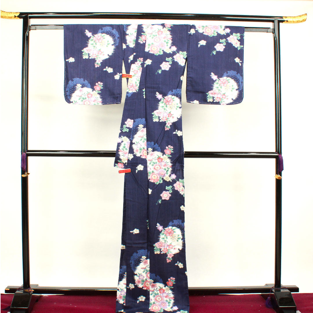 浴衣 しつけ糸付き 未使用品 紺色 雪輪 草花模様 木綿 Sランク 単衣 身丈171cm 裄丈65.5cm 紺系 1118002072618