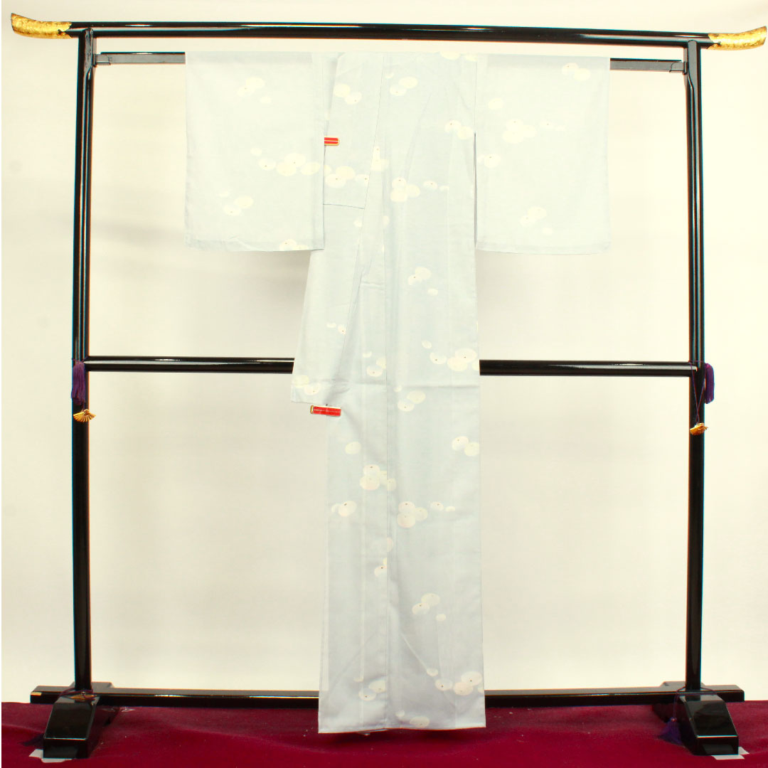 夏物 ポリエステル 小紋 身丈161cm 裄丈63cm 蒼白色(そうはくしょく) 万寿菊 洗える着物 絽 Sランク 水色系 1132000672424