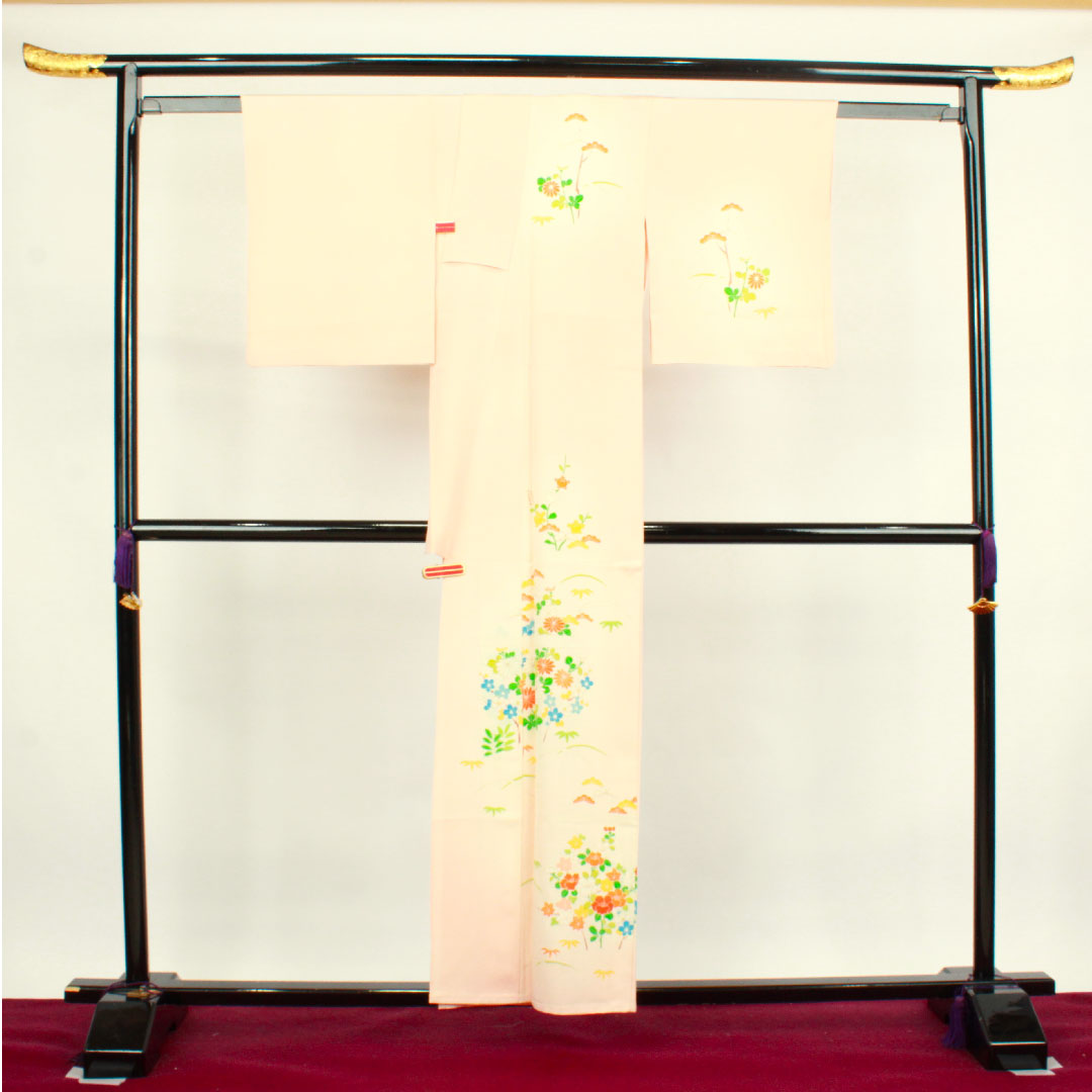 Homongi (Japanese traditional formal wear) - Single layer - Length 156cm, Sleeve length 61.5cm - Maiden color - Kyo-Yuzen - Floral pattern - Pure silk - S rank - Pink 1112002542313
