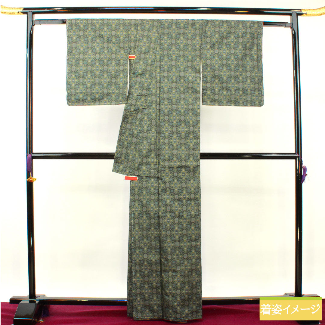村山大島 正絹 身丈164.5cm 裄丈67cm 幾何学模様 しつけ糸付き 未使用品 Sランク 袷 緑系 1116003202419