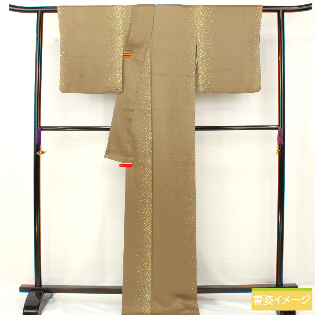 小紋 正絹 身丈170.5cm 裄丈66.5cm 袷 砂色(すないろ) 花びら散らし Aランク グレー系 1115004703622