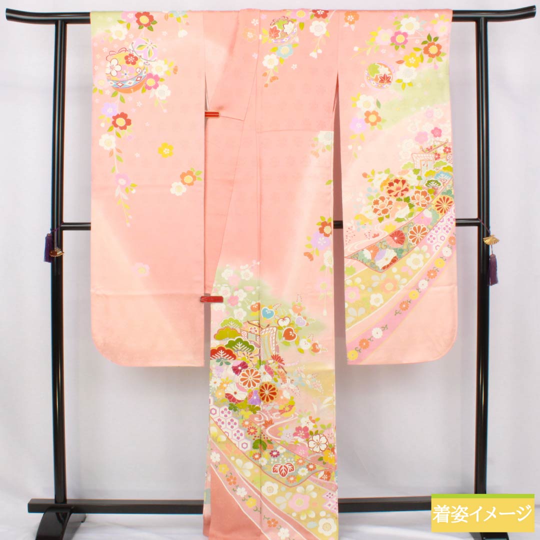振袖 正絹 Sランク 身丈164.5cm 裄丈68cm 袷 珊瑚色(さんごいろ) 京友禅 吉祥文様 御所車 束ね熨斗 パールトーン加工 ピンク系 1113002582413