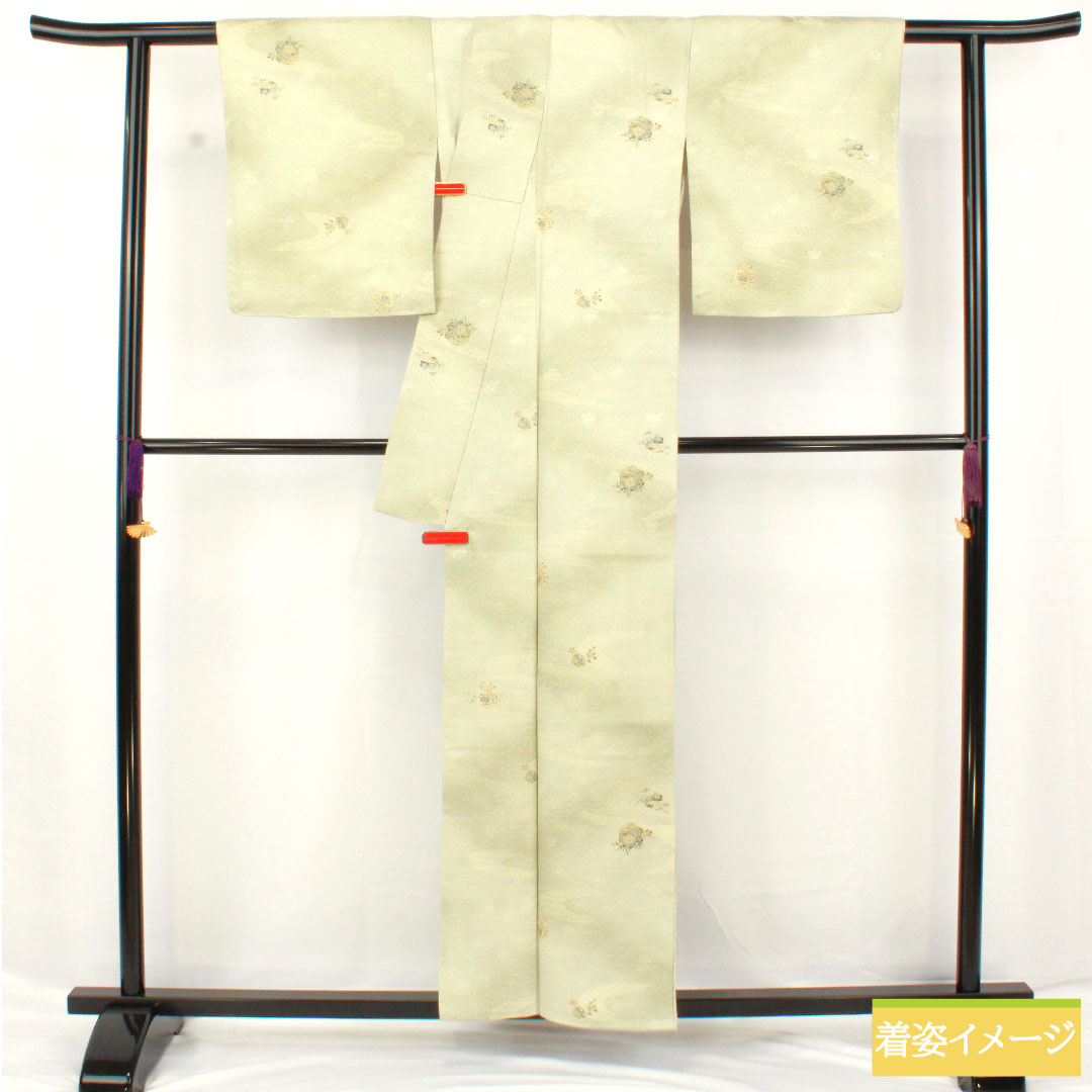 小紋 ポリエステル 身丈157.5cm 裄丈64.5cm 袷 薄緑色(うすみどりいろ) 洗える着物 吉祥文様 しつけ糸付き 未使用品 Sランク 緑系 1115004562319