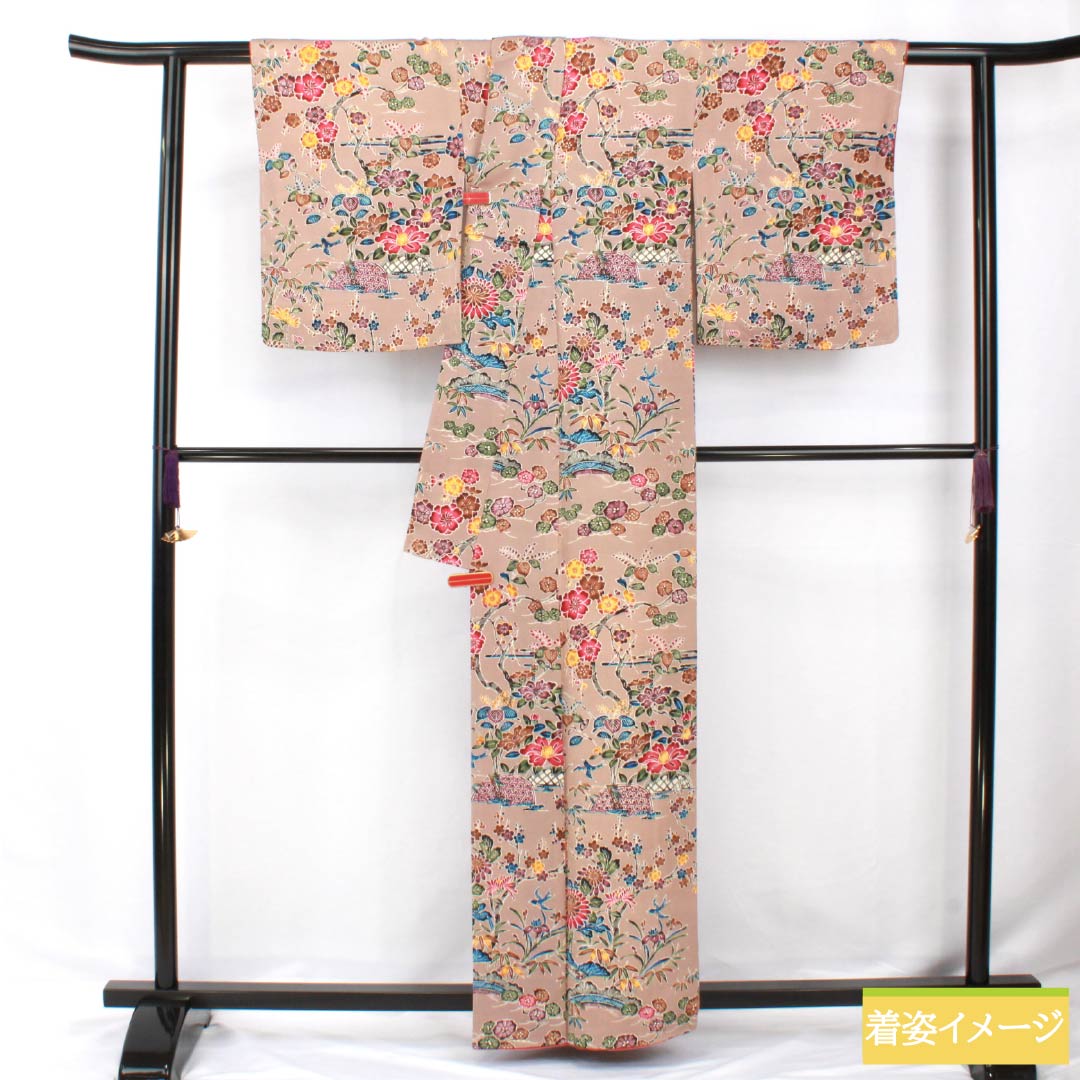 小紋 正絹 身丈160cm 裄丈64cm 袷 嵯峨鼠色(さがねずいろ) 琉球紅型調 草花模様 Sランク ベージュ系 1115005662425