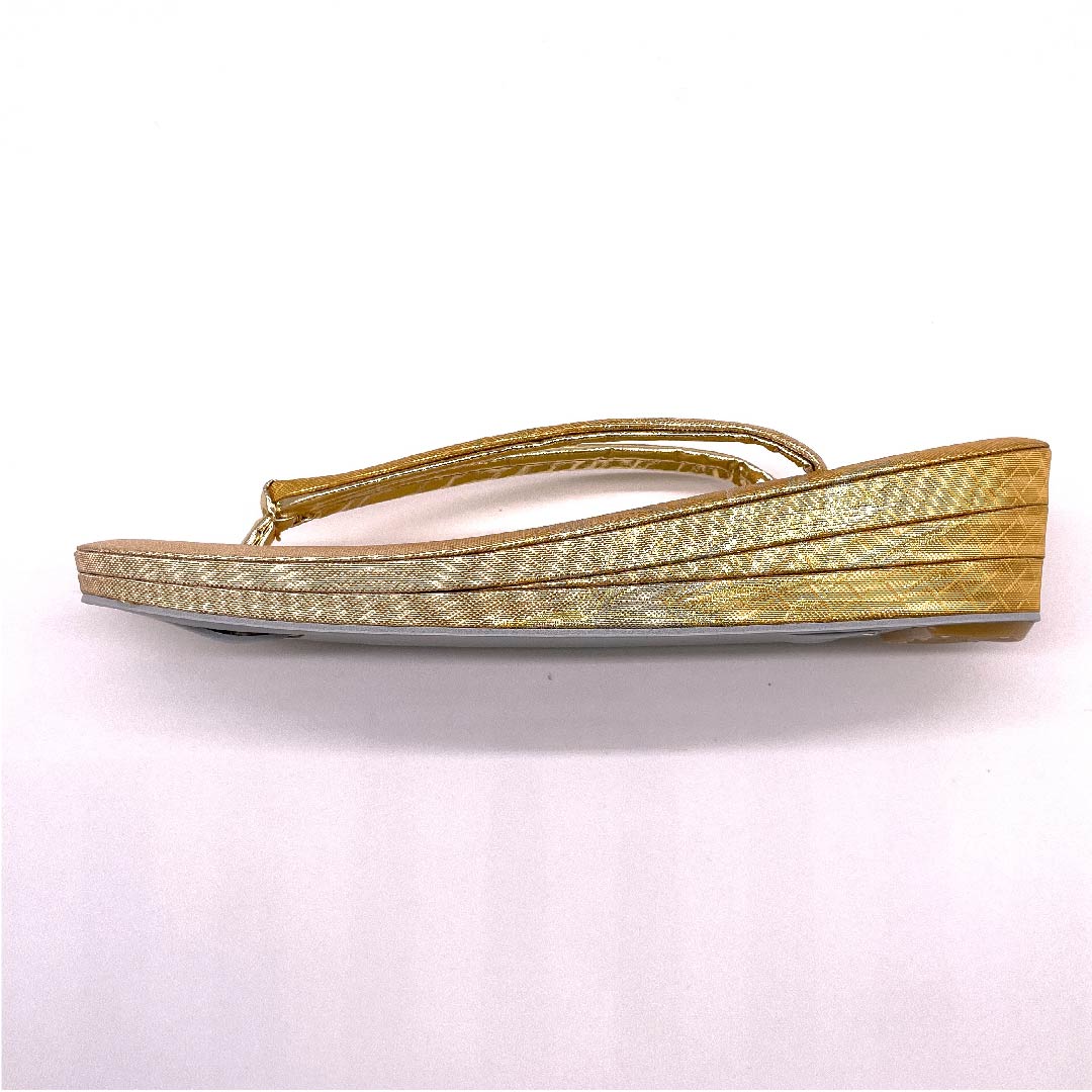 (新古品)草履 帯地 金色(きんいろ) 未使用品 留袖用 佐賀錦 長さ23.5cm Mサイズ 金系 Sランク 1122001252221