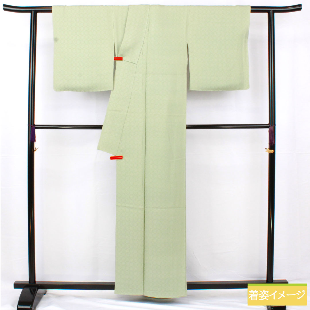 色無地 正絹 身丈158cm 裄丈64.5cm 薄緑色(うすみどりいろ) 一つ紋 四ツ引き 袷 Sランク 緑系 1114001662319