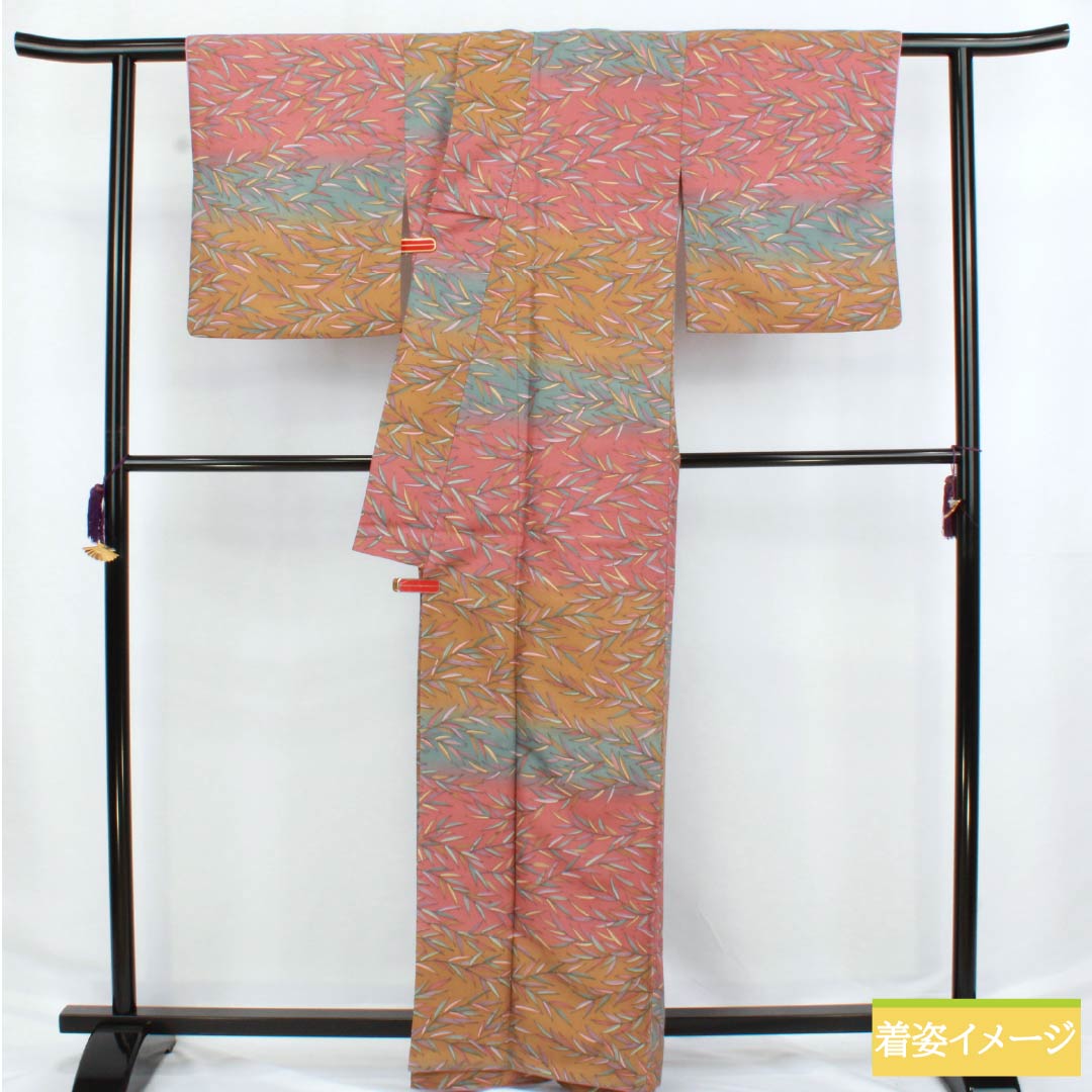 小紋 ポリエステル 身丈164.5cm 裄丈67cm 袷 長春色(ちょうしゅんいろ) 猟虎色(らっこいろ) 藍砥茶色(あいとのちゃいろ) 笹 横段 Sランク グラデーション系 1115006252499