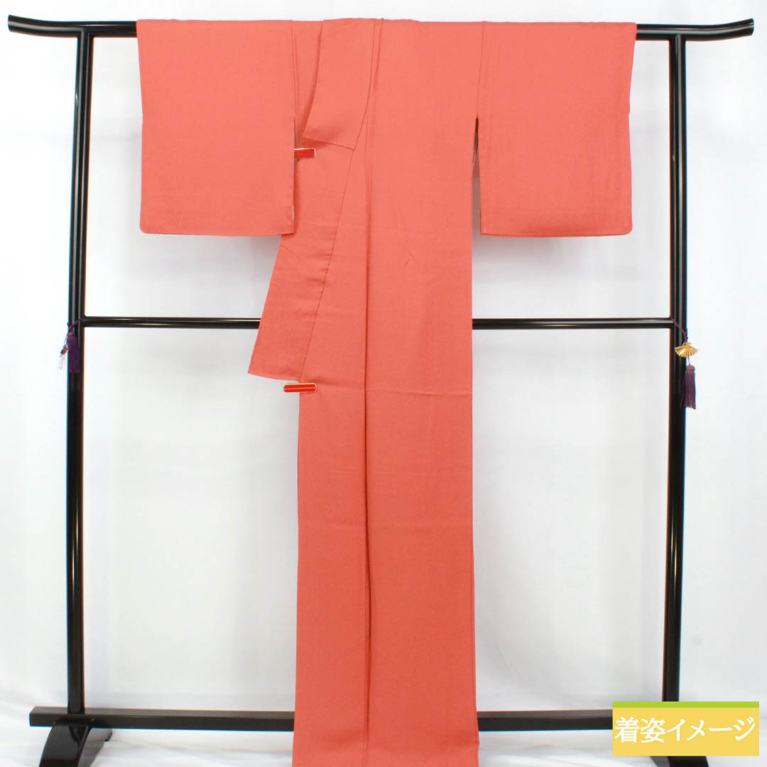 Solid-colored silk kimono, S rank, length 166cm, sleeve length 67cm, medium crimson (nakabeniiro), single crest, oak and floral motifs, lined, vermilion, 1114002402516