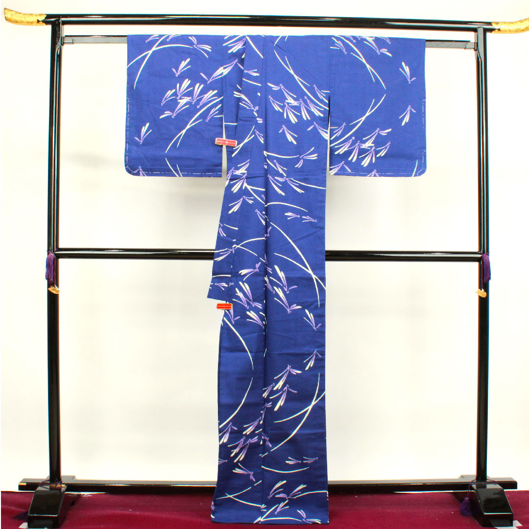 浴衣 しつけ糸付き 未使用品 紺桔梗色 トンボ 木綿 Sランク 単衣 身丈168cm 裄丈66cm 紺系 1118002692518