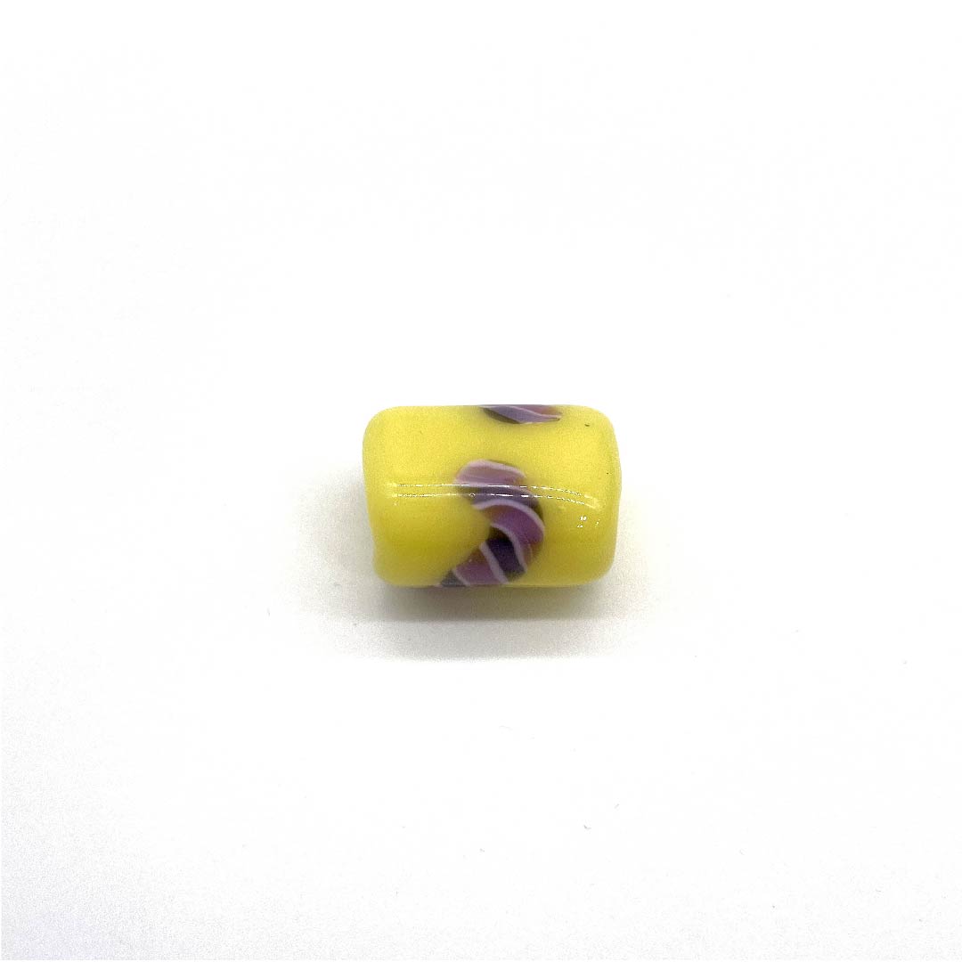 (新古品) 帯留め ガラス カジュアル 中黄色(ちゅうきいろ) トンボ玉 螺旋 幾何学模様 長さ約2cm 幅約2.5cm Sランク 黄系 1137000562923