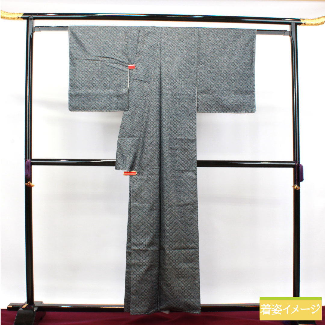 村山大島紬 正絹 身丈156cm 裄丈62.5cm 幾何学模様 しつけ糸付き 未使用品 Sランク 袷 紺系 1116003012318