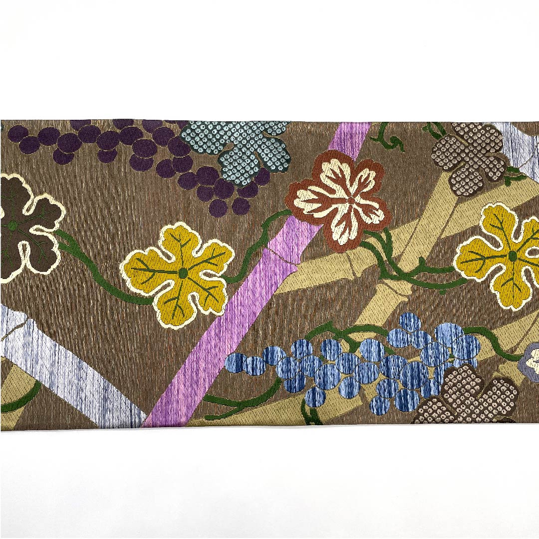 袋帯 煤色(すすいろ) 白綾苑大庭 蔦 竹 葡萄 帯丈447cm 正絹 Sランク 六通 フォーマル 茶系 1123009452314