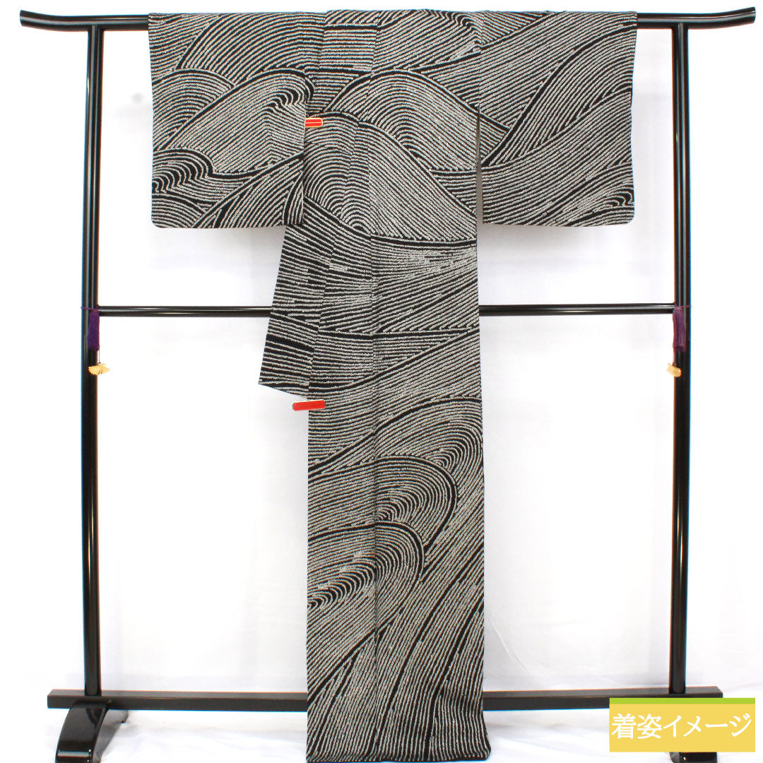 小紋 正絹 身丈171cm 裄丈67.5cm 袷 総絞り 波 Bランク 黒系 1115004724610