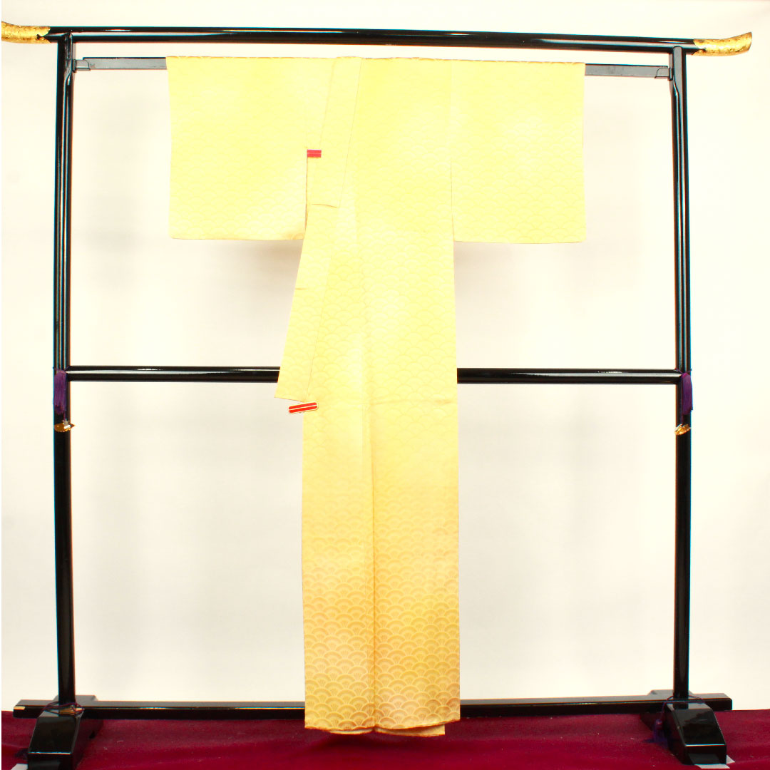 Plain color, pure silk, shishi-iro, Seigaiha pattern, length 157cm, sleeve length 62.5cm, lined, S rank, yellow, 1114000862323