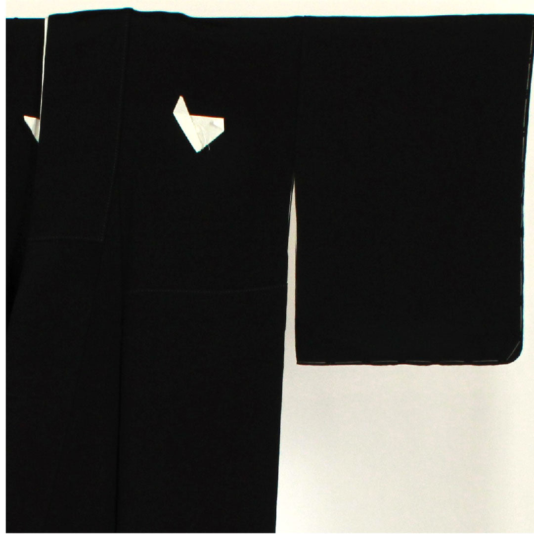 Black formal kimono, length 161.5cm, sleeve length 64cm, lined, Kyoto Yuzen, Imperial carriage, quince, pure silk, S rank, five crests, black, 1111000272410