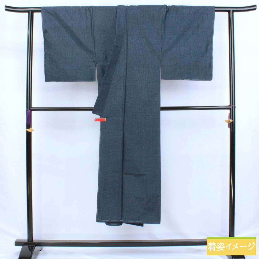 男物 正絹 Sランク 身丈140cm 裄丈62cm 濃紺色(のうこんいろ) 大島紬 幾何学模様 しつけ糸付き 袷 紺系 1119001182418