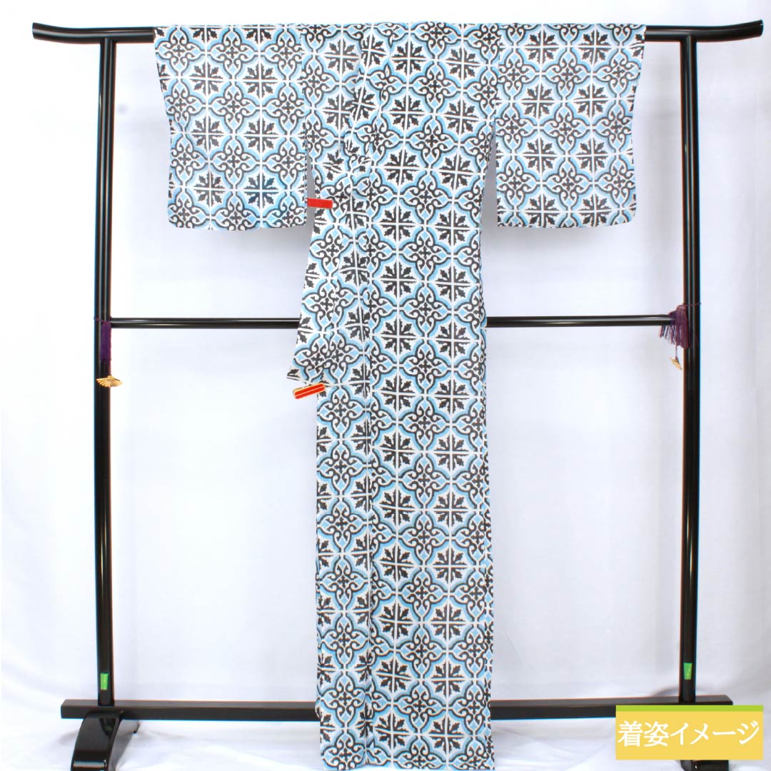 (新品未使用品) 浴衣 ポリエステル 身丈167cm 裄丈64.5cm NEWランク 単衣 水色系 空色(そらいろ) 幾何学模様 タイル柄 ダマスク柄 1118005711524