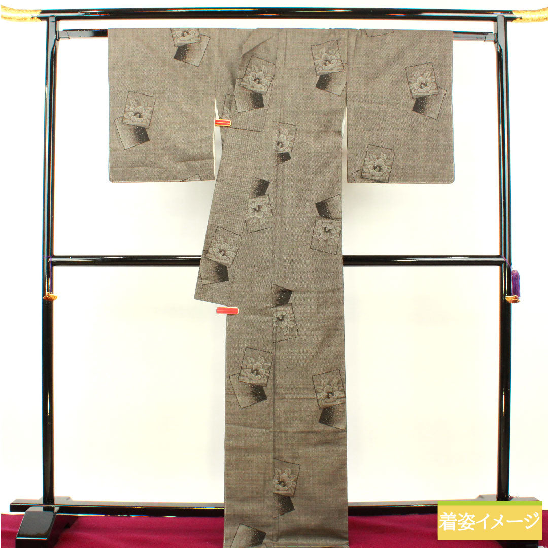 紬 正絹 身丈170.5cm 裄丈67.5cm 大島紬 7マルキ 花模様 しつけ糸付き Aランク 袷 茶系 1116003753614