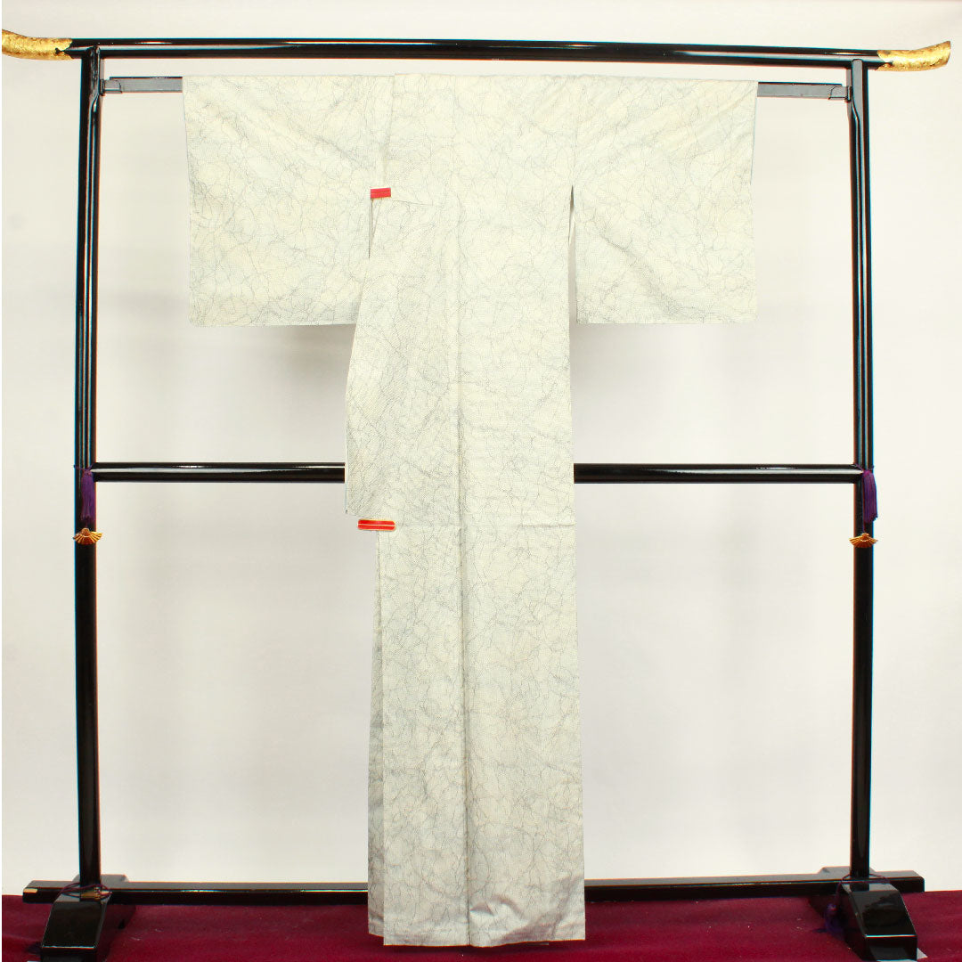 Oshima Tsumugi Length 162.5cm Sleeve length 67cm White Oshima Geometric pattern Pure silk A rank Awase White 1116002493411