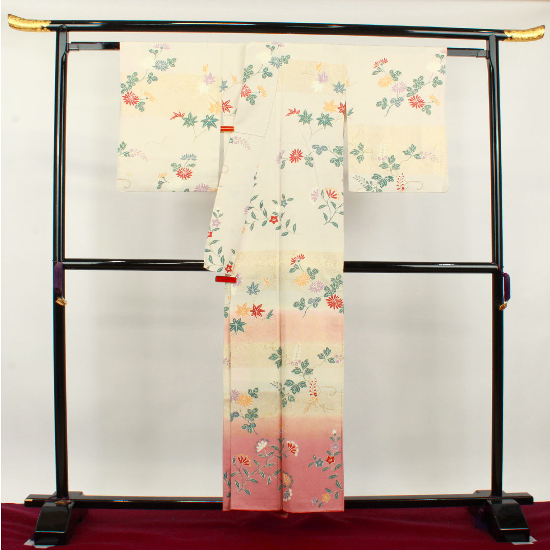 Homongi, pure silk, lined, length 155cm, sleeve length 65cm, milky white, pongee fabric, Kyoto yuzen, floral pattern, S rank, cream color, 1112003082315