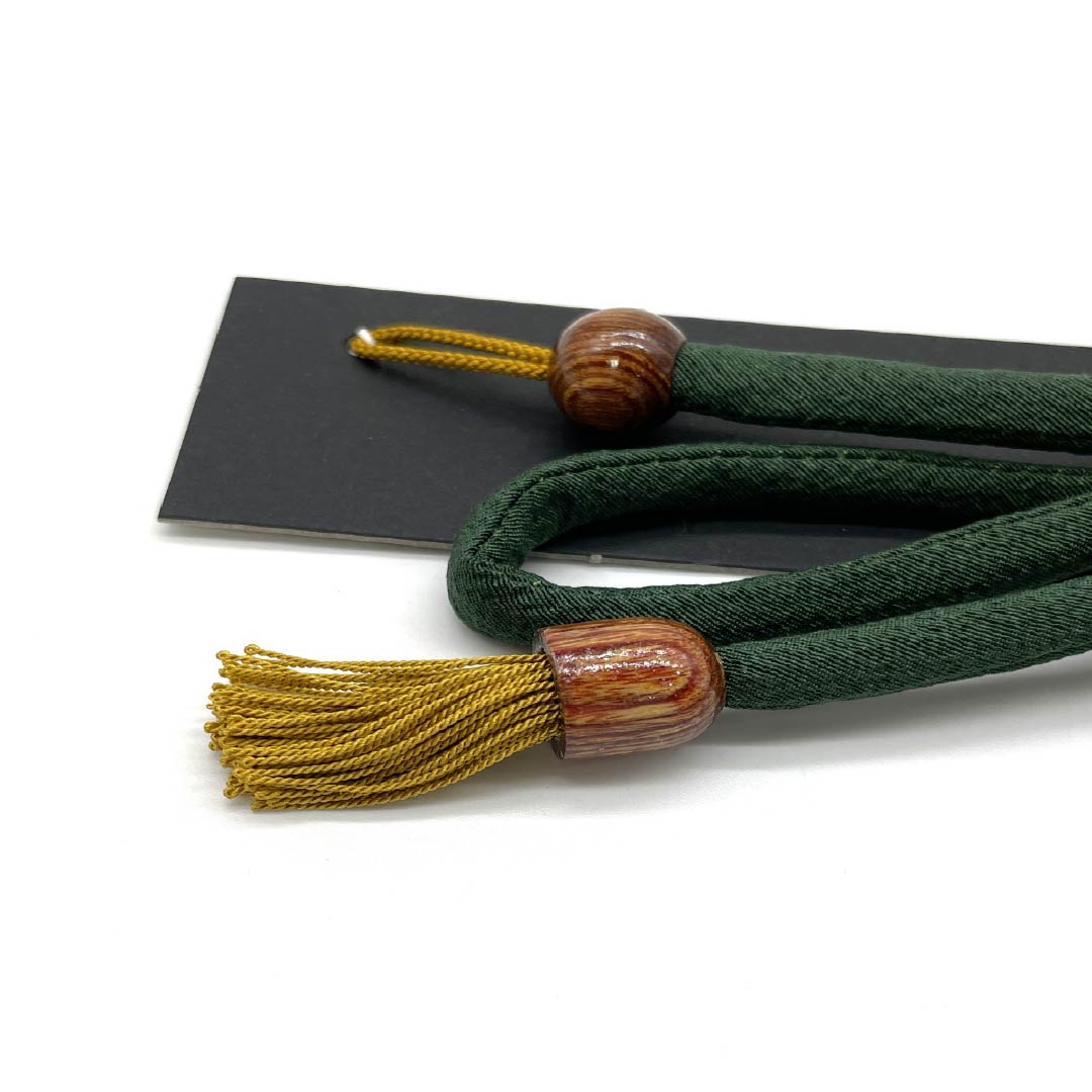 羽織紐 正絹 NEWランク カジュアル 黒緑色(くろみどりいろ) 撚り房 もろ縄結び 蝶結び 丸ぐけ 緑系 1121000091919