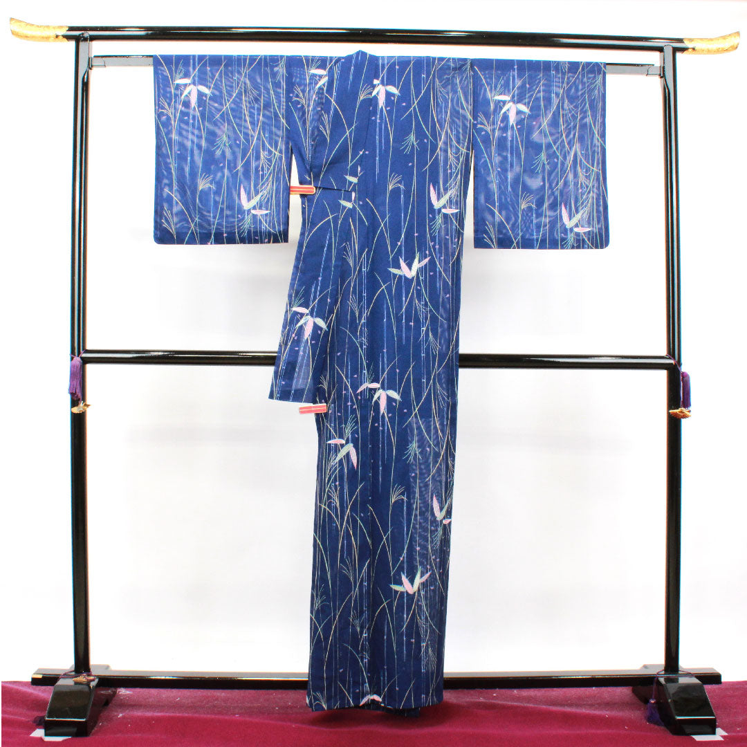 夏物 ポリエステル 小紋 身丈160cm 裄丈67cm 紺桔梗色(こんききょういろ) 竹 洗える着物 絽 Sランク 紺系 1132001442418