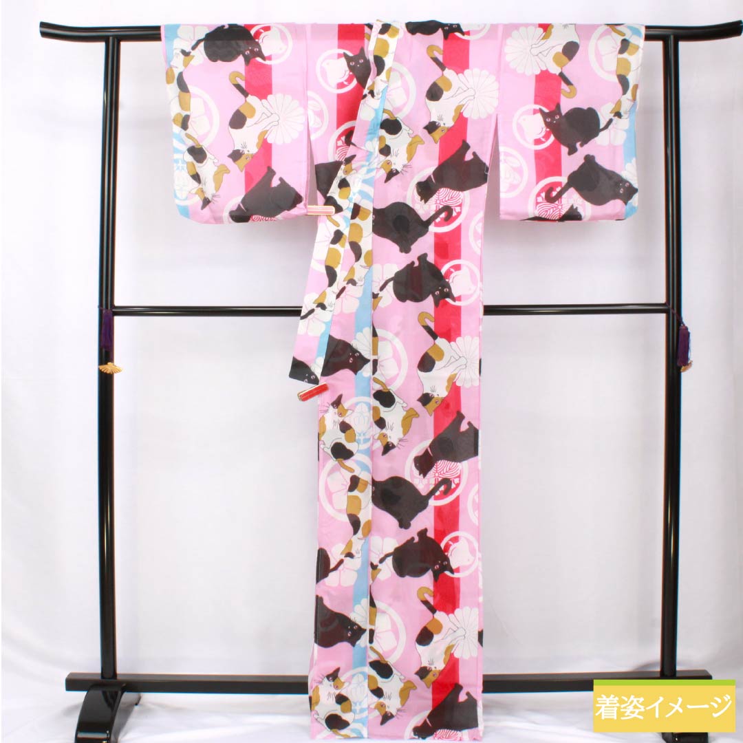 (新品未使用品) 浴衣 ポリエステル 身丈167cm 裄丈66cm NEWランク 単衣 ピンク系 美人祭色(びじんさいいろ) 猫 家紋 1118005691513