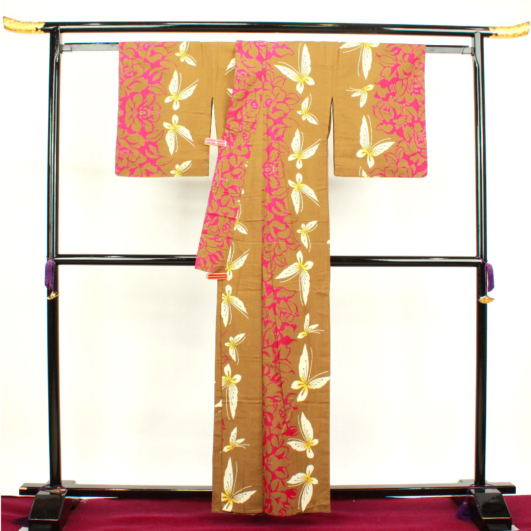浴衣 伽羅色 蝶 薔薇 木綿 Aランク 単衣 身丈160.5cm 裄丈64.5cm 茶系 1118001743414