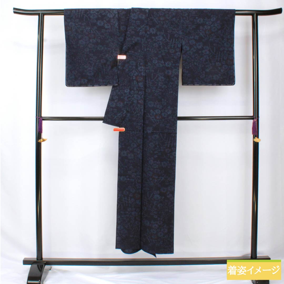 紬 正絹 身丈149.5cm 裄丈62cm 褐色(かちいろ) 結城紬 草花模様 Sランク 単衣 紺系 1116003772118