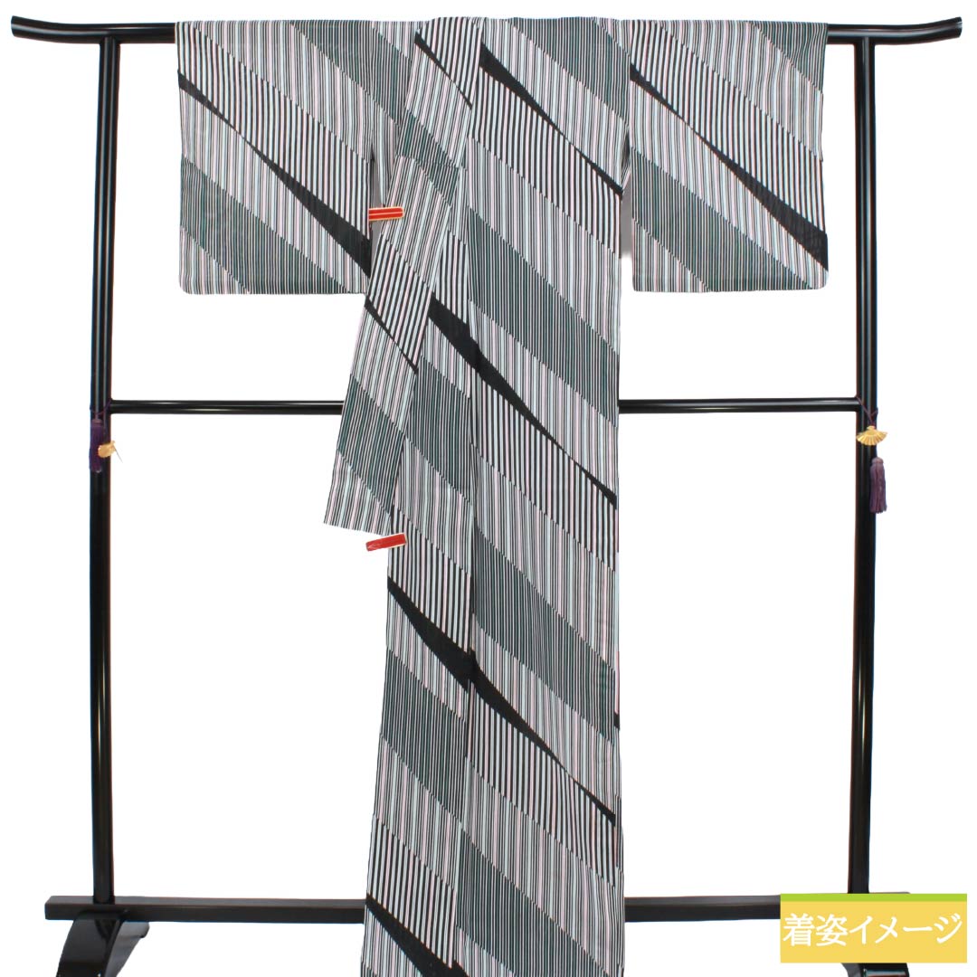 夏物 ポリエステル 小紋 Sランク 身丈166.5cm 裄丈67.5cm 型染 縞 幾何学模様 洗える着物 絽 黒系 1132004992510