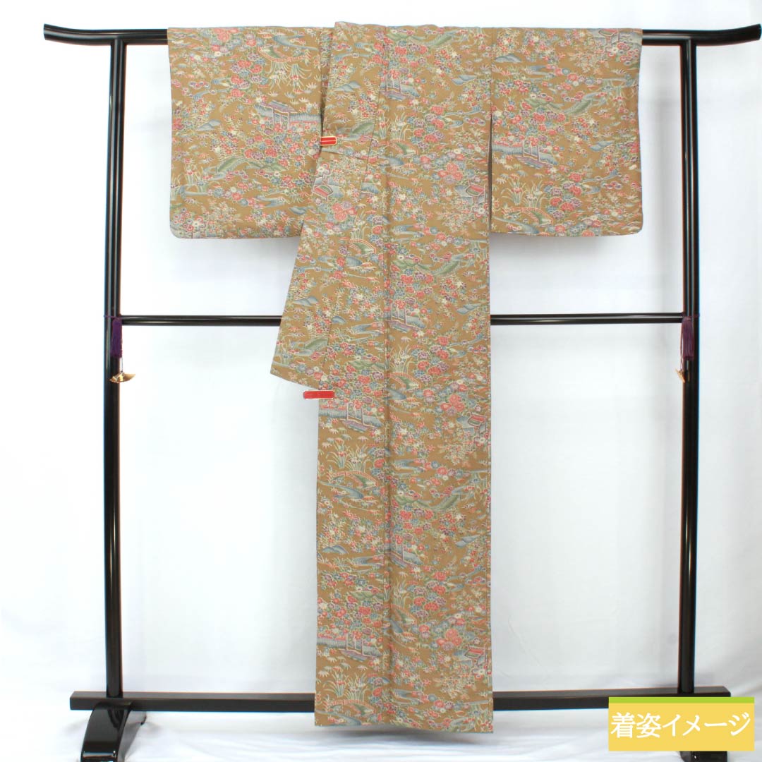 小紋 ポリエステル 身丈161cm 裄丈67cm 袷 桑染色(くわぞめいろ) 古典柄 洗える着物 Sランク 茶系 1115005822414