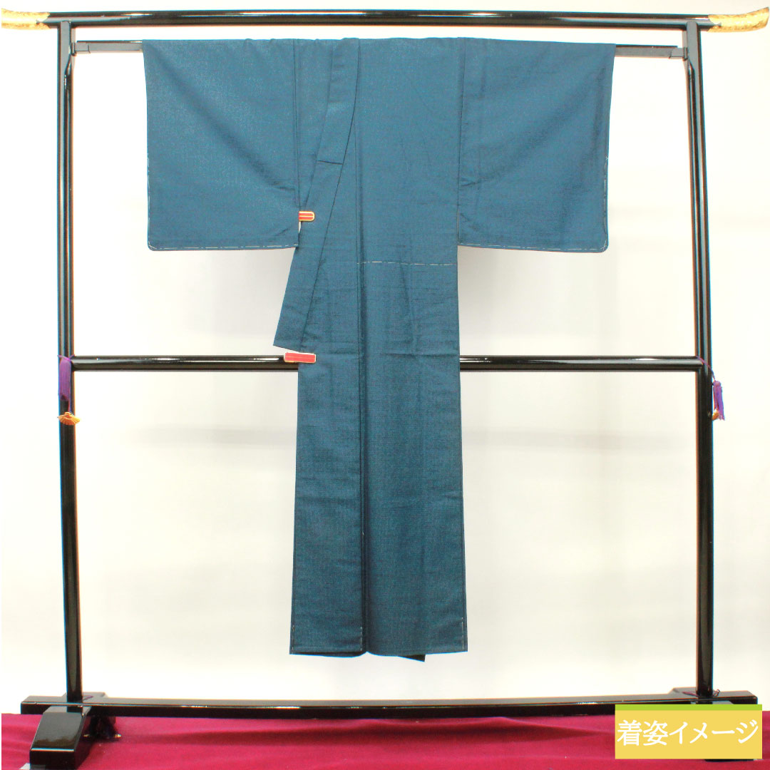 男物 ウール 身丈142cm 裄丈68.5cm 亀甲模様 しつけ糸付き 未使用品 Sランク 単衣 紺系 1119000762418