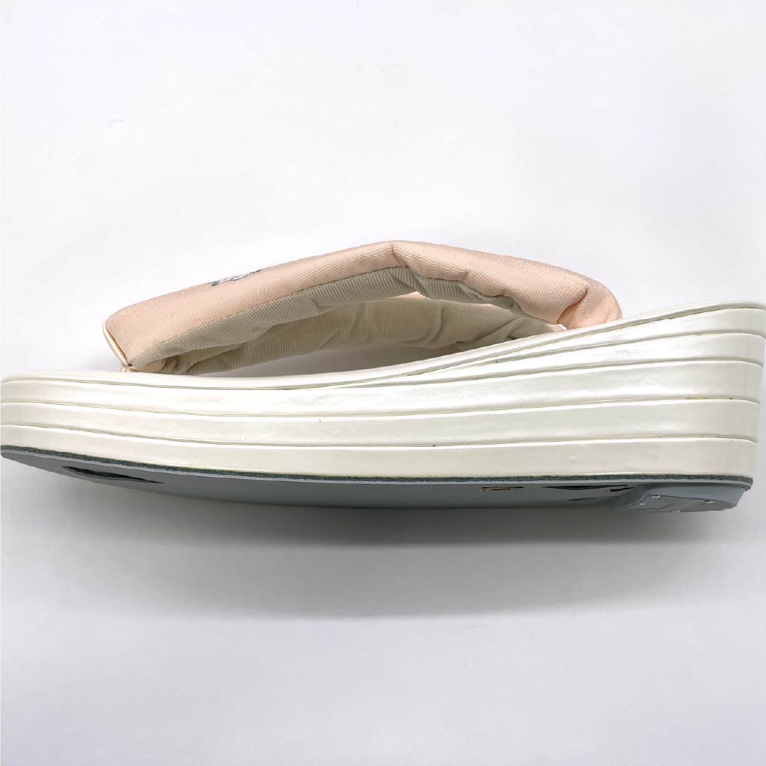(Like New) Rabbit Zori Sandals, Synthetic Leather, New Condition, Perfect for Furisode Kimono, 5-Ply Sole, 23.5cm Long, Size M, White, Item Number 1122001501311