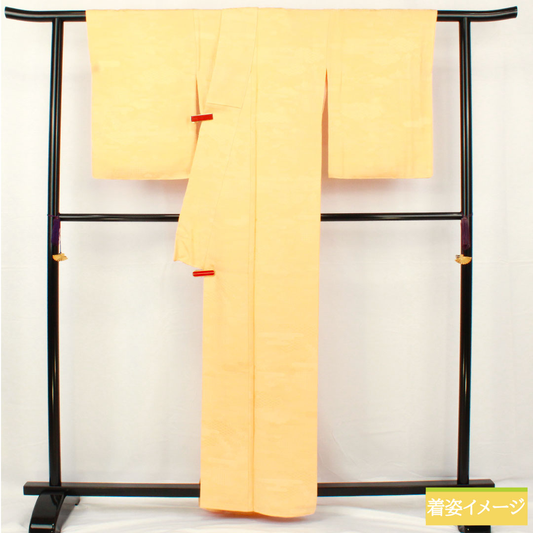 色無地 正絹 身丈160.5cm 裄丈65cm 薄柿色(うすがきいろ) 一つ紋 雪輪に蔦 しつけ糸付き 袷 Sランク 橙系 1114001642426